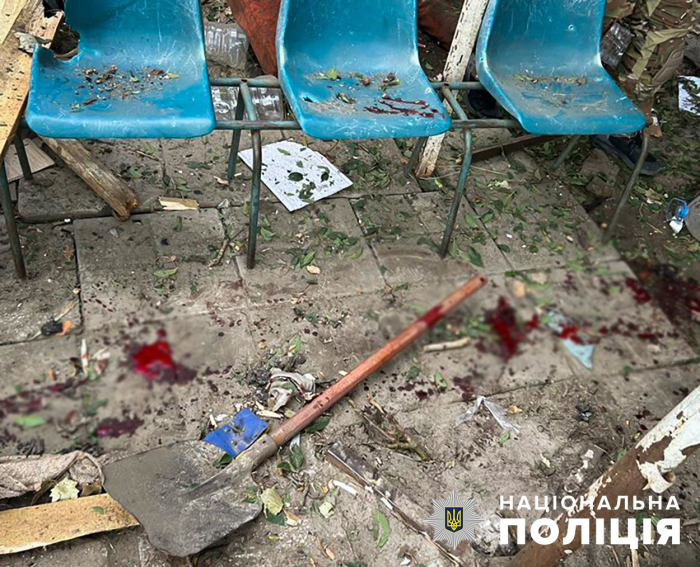 В поліції показали фотографії наслідків авіаційного удару по Оріхову.