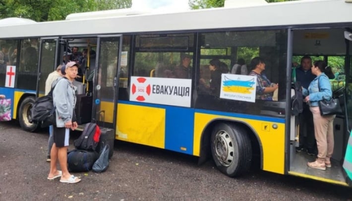 Эвакуация из опасных зон Запорожской области: адреса центров помощи и новые линии поддержки