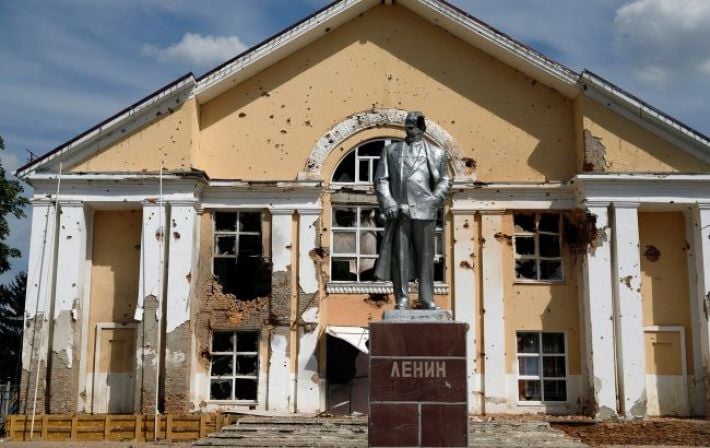 "Люди готовились к эвакуации". Появилось видео с места российского удара по Судже